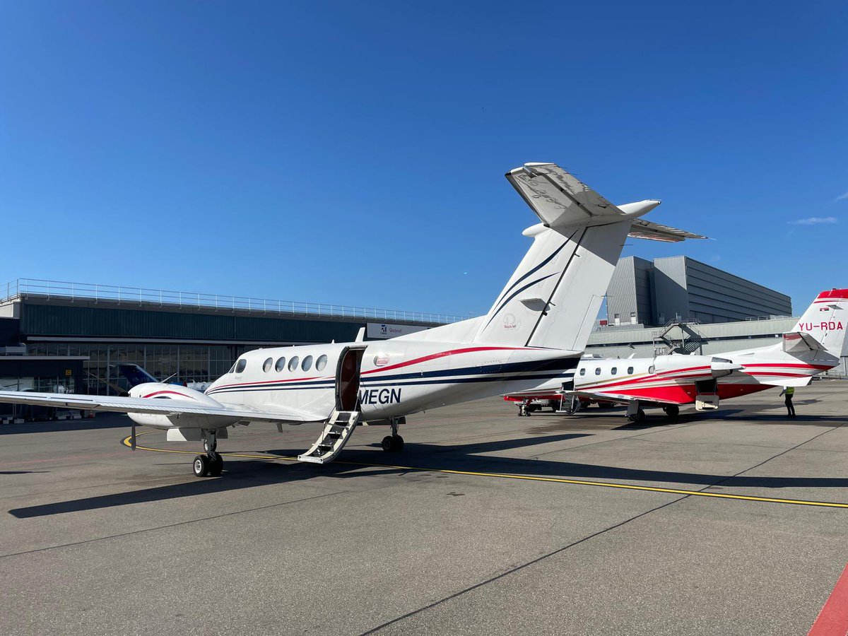 Sharing the apron with Air Pink at Zurich this morning🇨🇭