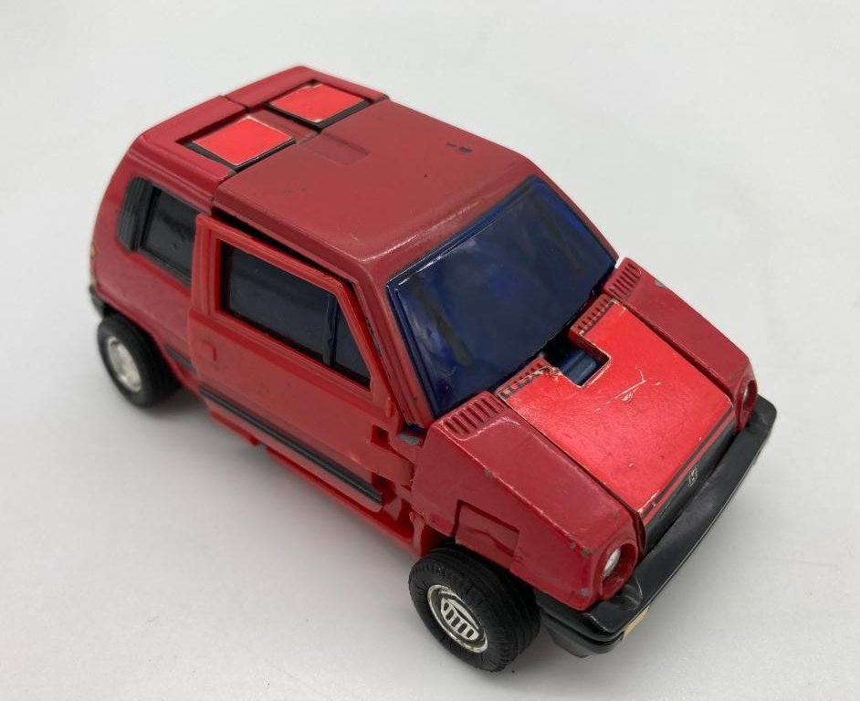「変形玩具の思い出。小さな頃から「車とロボット」が好きだった僕は、1981年頃タカ」|宮尾岳のイラスト