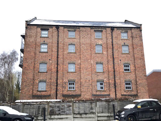 coal_legacies's tweet photo. Last Midlands wander, the #Litchfield #Canal abandoned 1955, active restoration is underway, explored the planned new route at #Sandfields and the old where only the pumping station and brewery malting (repurposed) survive
#industrialarchaeology #towpathtrails #explore https://t.co/RDIUSNKzpw