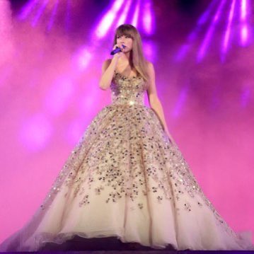 crowsandshadows's tweet photo. Taylor swift performed the concert in 3 hours 13 minutes, in conclusion speak now tv released next #TSTheErasTour https://t.co/sTy7jJAMrh