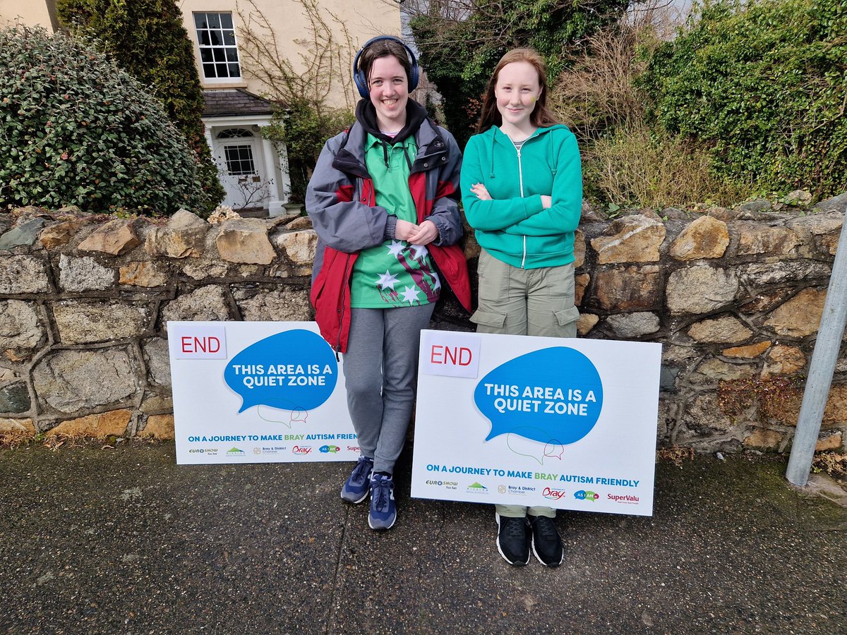 BrayFriendly's tweet photo. Massive thanks to students from @Wicklow2ndLevel for supporting our quiet zone at this years parade &amp; to all the participants for being mindful of noise in this area @AsIAmIreland @bray_ie @BrayChamber https://t.co/rkvwH5jkab