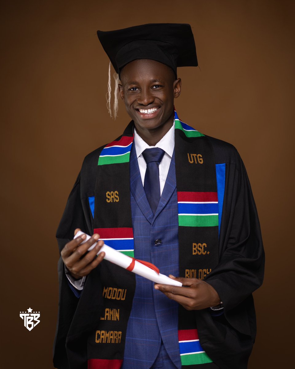 camara_molamin's tweet photo. Alhamdulilah for all the blessing, finally attending a graduation ceremony for the first time in my educational career. A big day for me, Special big Thank you; to my parents ❤️, family, friends, work colleagues; and youtube . Without them all this can’t be possible. https://t.co/fBY25epmOv