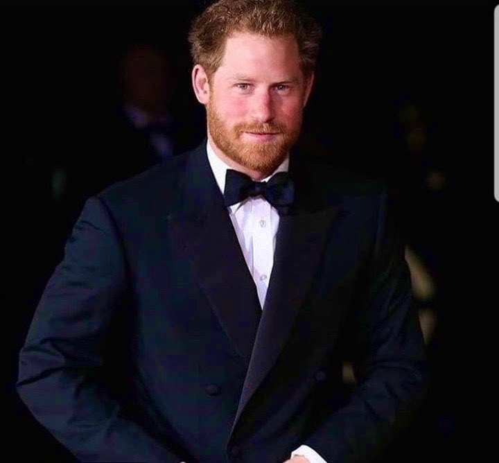 #PrinceHarry Congratulations to #SparebyPrinceHarry #1, A phenomenal read that's totally blowing the lid of the media lies &#RoyalFamly gaslight . Keep pulling the curtains back and exposing the #ToxicBritishMedia . We love you. #PrinceHarry kudos on your #Sussex