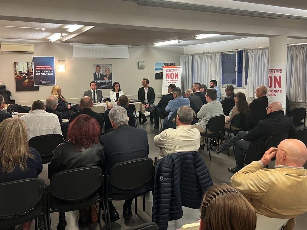 AnnickCousin_RN's tweet photo. Ravie d’avoir accueilli ma collègue @A_Masson06 et @ludovicpajot dans le cadre de leur tournée des fédérations des membres du BN du @RNational_off.
Des échanges constructifs avec les adhérents et un grand merci à @DelbosqS pour l’organisation ! #RN47 https://t.co/3Sx1O2nroQ