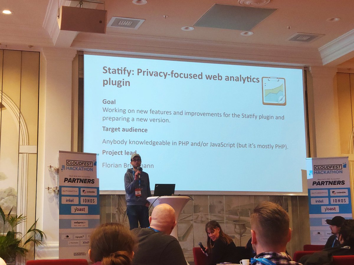 2ndKauBoy's tweet photo. @flobrinkmann presenting the #Statify project in the #CFHack2023 for this years @cloudfest hackathon. #CFHack https://t.co/lyFEtoTyUZ