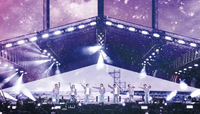 01Btsxarmy's tweet photo. 🏆 | Keep voting for #YetToCome as this year's #BestMusicVideo at the #iHeartAwards! https://t.co/B7DRiUDQdU
