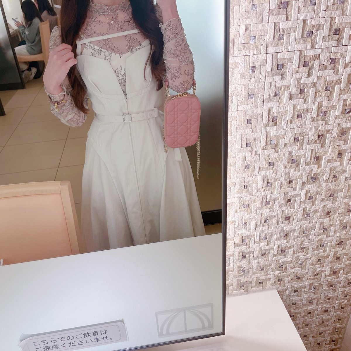 「ssのジャンスカかわいー色がngちゃんネックレスもさりげなくてすでにお気に入り…」|૮ . ̫ . ა ⸝꙳のイラスト