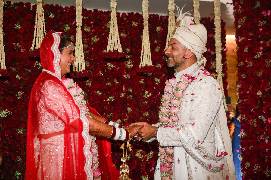 '#DalNikTake2' | Actress #DalljietKaur marries businessman #NikhilPatel in a traditional ceremony