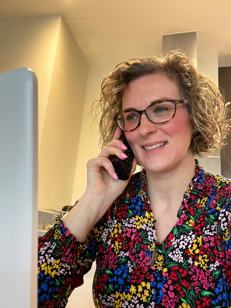AnnaRobinson84's tweet photo. When the weather does this ☔️ ☔️ ☔️ …
… we @WAMTories do this 📞 💻
#ringtowin #torycanvass https://t.co/P8EXwxODgr
