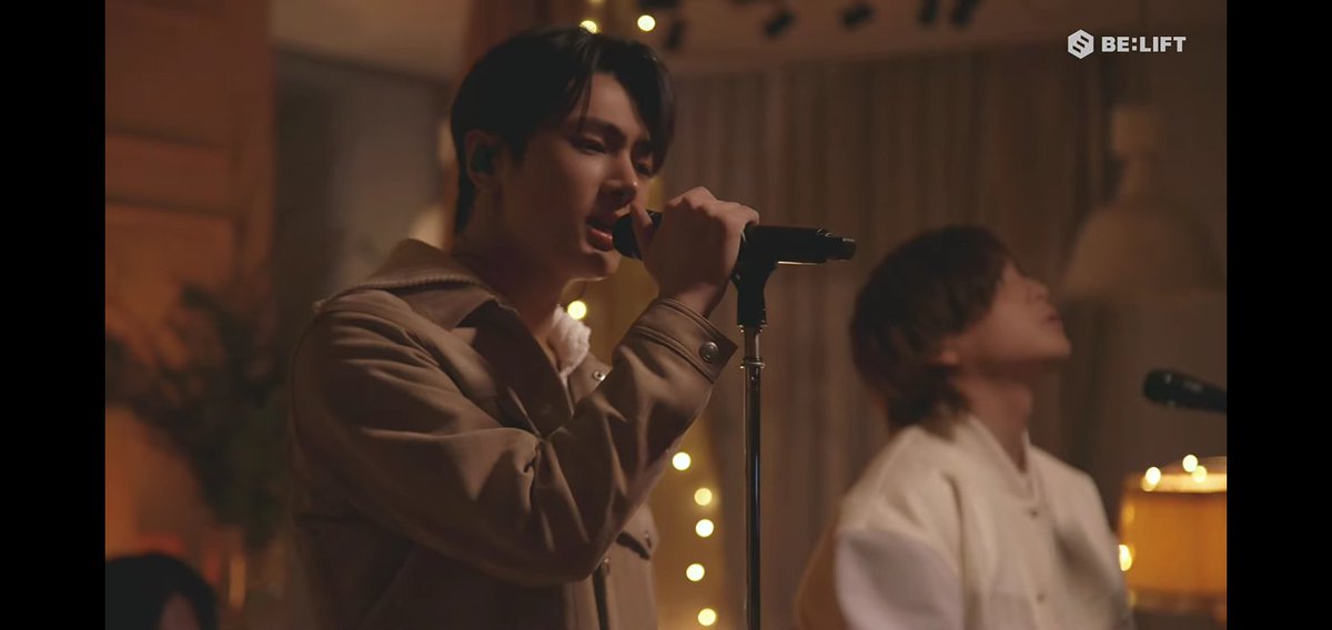 Heezel07's tweet photo. Potang Ina jayyy 😭😭 tabang hihatak ako ni jay yong vocal 😭 https://t.co/ikKZKgCKGx