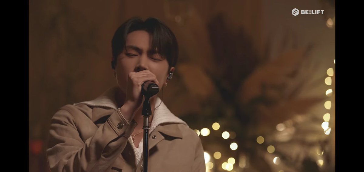 Heezel07's tweet photo. Potang Ina jayyy 😭😭 tabang hihatak ako ni jay yong vocal 😭 https://t.co/ikKZKgCKGx