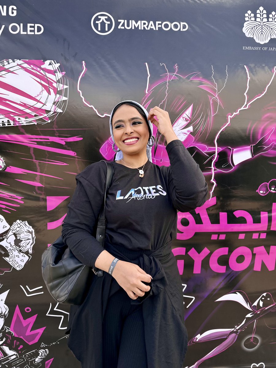 _RAWAN_YASSER's tweet photo. Day1 at #Egycon
@LadiessArena https://t.co/v4xIAu6wT5