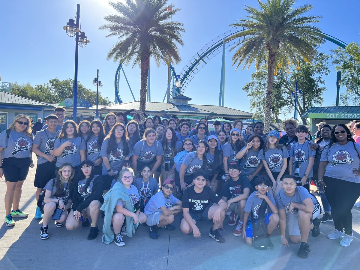 These @hgmsjaguars #jaguars kicked off spring break @SeaWorld 👍🍀🌈😎 #jaguarlife @MDCPS @MariTereMDCPS @MariTereMDCPS @MDCPSNorth