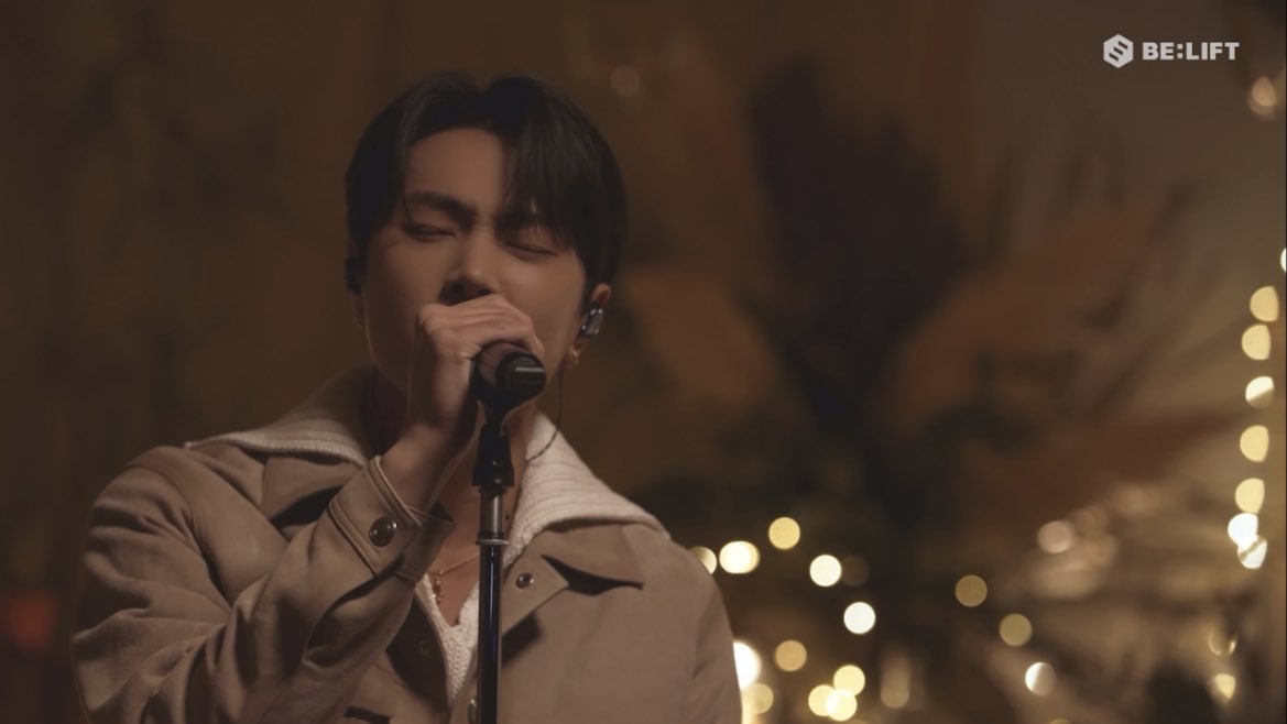 EN7ernally's tweet photo. no wonder why heeseung and jungwon said that jay did so well because this is a MASTERPIECE 😭 everything feel so comforting, his voice and the emotions that he express with each words is just so beautiful. I’M BEYOND PROUD OF YOU, JAY. YOU DID SO WELL 🥹🤍 https://t.co/GagwuHwp0W