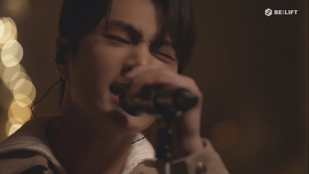 EN7ernally's tweet photo. no wonder why heeseung and jungwon said that jay did so well because this is a MASTERPIECE 😭 everything feel so comforting, his voice and the emotions that he express with each words is just so beautiful. I’M BEYOND PROUD OF YOU, JAY. YOU DID SO WELL 🥹🤍 https://t.co/GagwuHwp0W