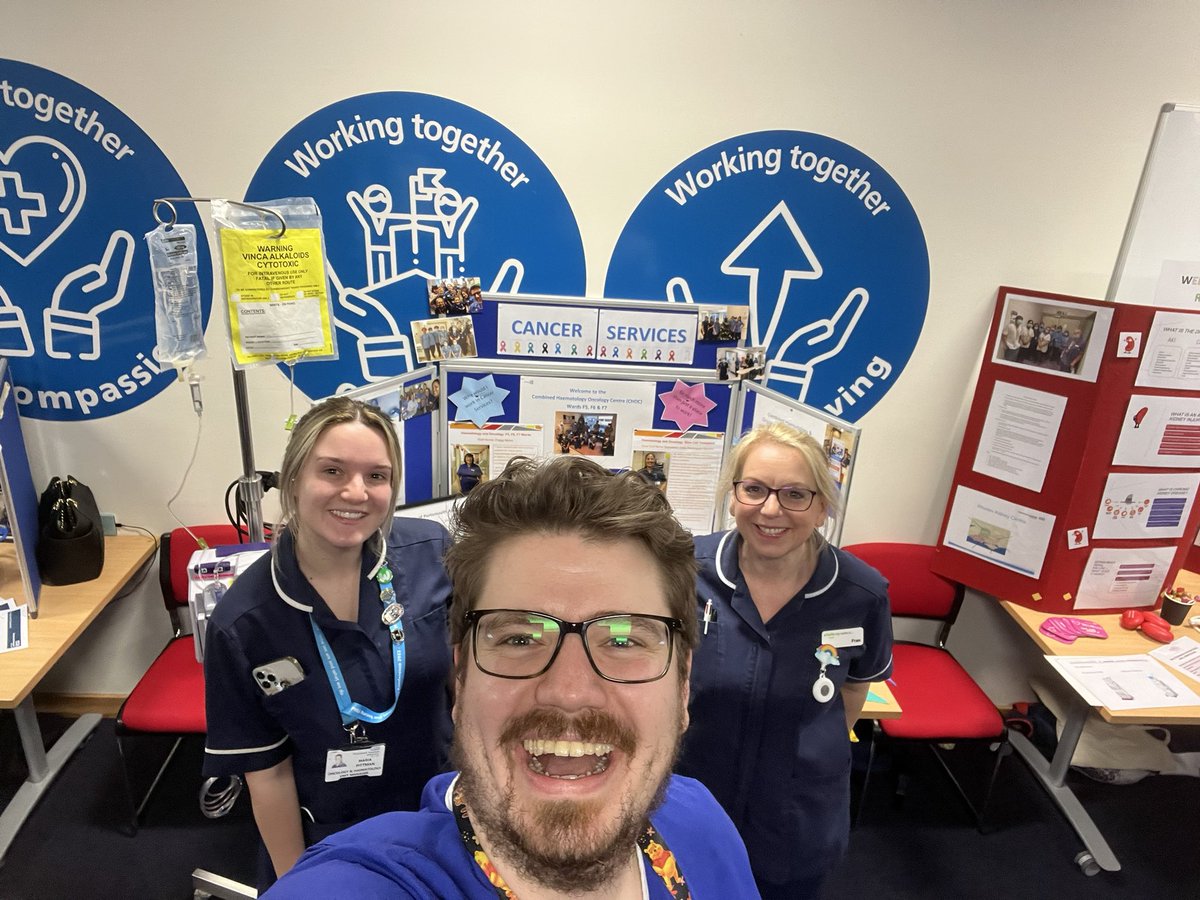 CHOCwardsPHUT's tweet photo. Having a great day already at the PHU RN recruitment event 💙🌈💫 Come and see us for a chat (and a pen!) @mariadark95 @lisadalrymple83 @PhuWorkforce @PHURecruitment @gavinfoley1976 @HeatherNarey @ClareMeachin https://t.co/nFFZJlrE0S
