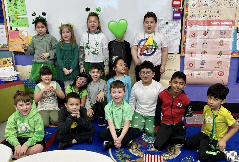 Everyone had the St. Patrick's Day spirit!  <a href="/Hampton_Street/">Hampton Street</a> #MineolaProud <a href="/roeart/">r</a>