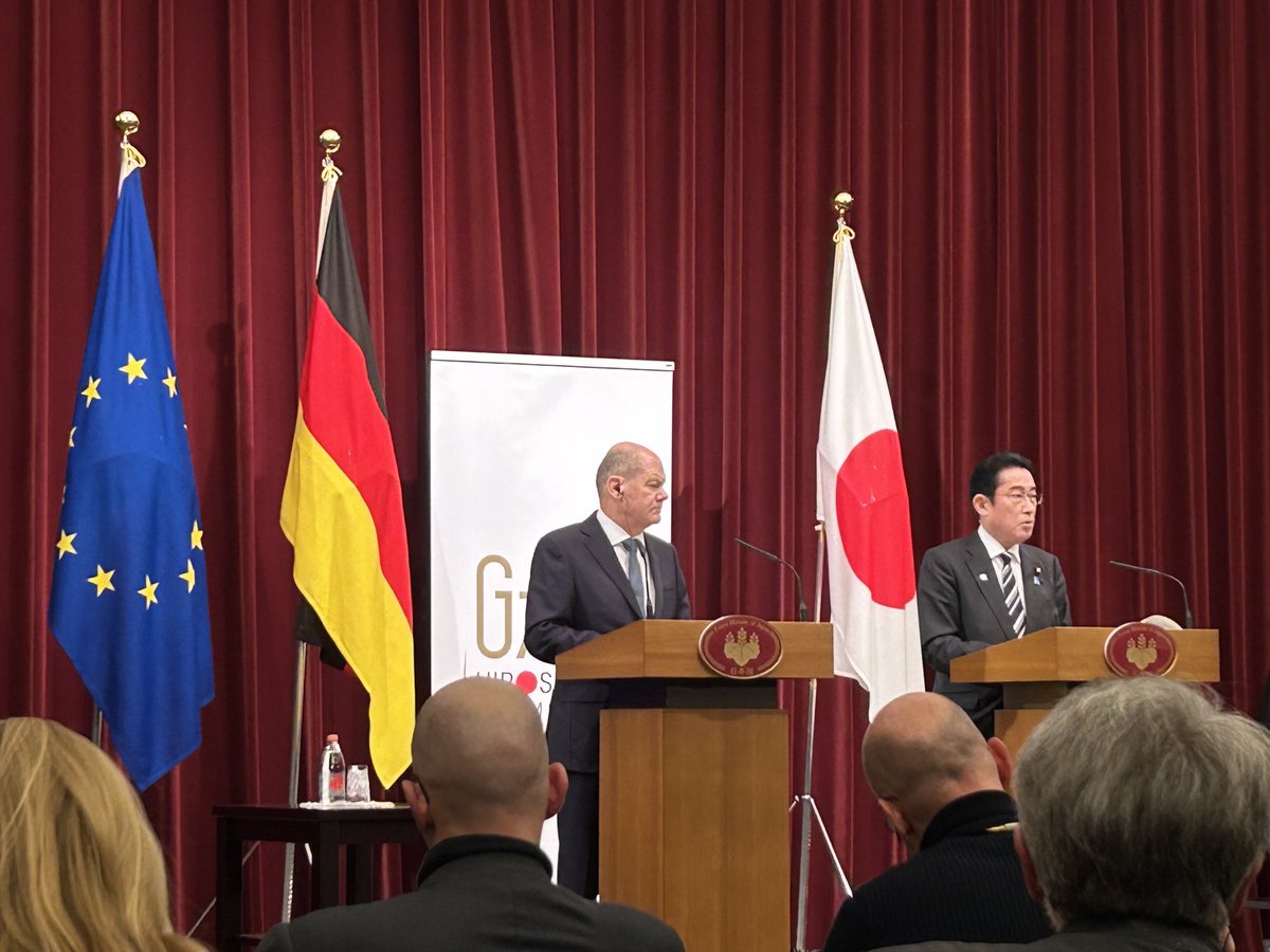 mganslmeier's tweet photo. #Scholz bei PK mit Japans MP zum Haftbefehl gegen Putin: „Niemand steht über dem Gesetz“ https://t.co/Bv4CRwglMQ