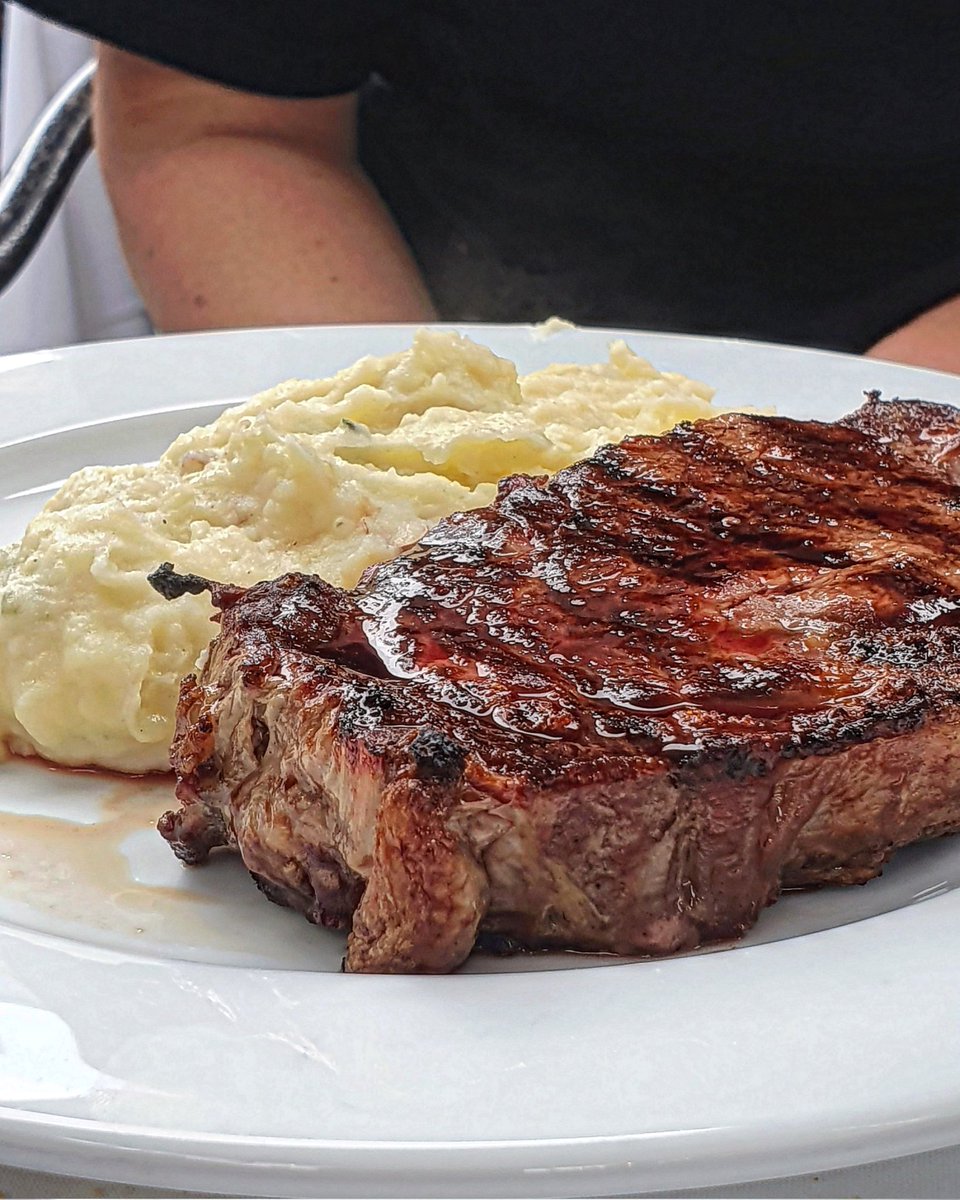 ParrillaGaucho's tweet photo. 3 meses gente 🇦🇷🥇

SaIe SORTEO - 3 ⭐⭐ ⭐ Cenas: 

"Argentina Campeón del Mundo" para 2 personas [ 2 como 🇨🇵 ] 

¿Cómo participar? 
Me siguen, etiquetan a 2 amigos y dan RT.

Hasta el 23 de Marzo hay tiempo para 🔃 y @. 

Martes 28 de Marzo a las 18:12:22 pubIico Ios ganadores. https://t.co/okHHSd10xV