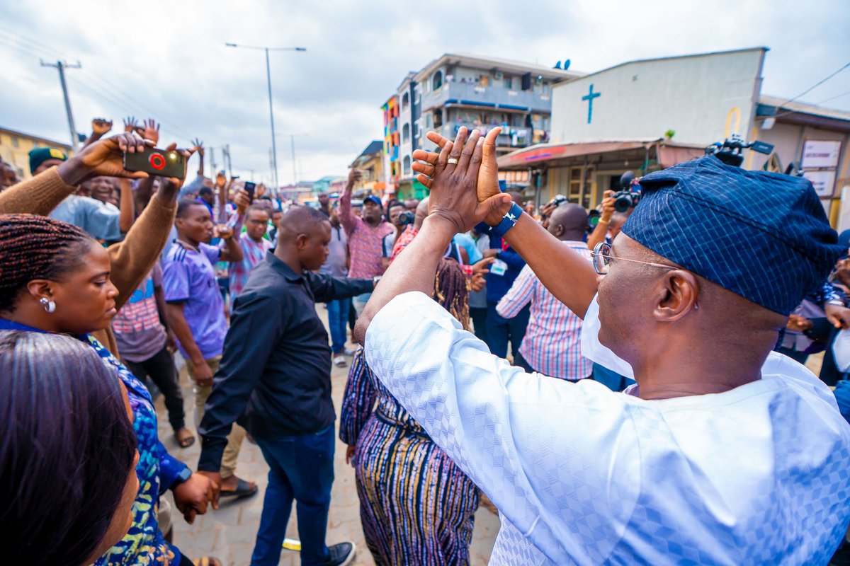 jidesanwoolu's tweet photo. I have just exercised my right to vote as a resident of Lagos State. It's an important responsibility we all share in building the future of our beloved state and country. I urge all eligible voters to come out and make their voices heard.

Security officials are at every polling unit to ensure the safety of voters, let us coperate with them and vote peacefully.

Remember, our votes count, and every vote matters.
