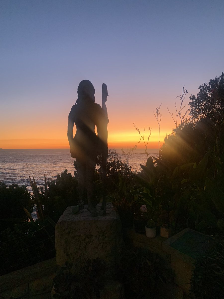 janehunter01's tweet photo. Very early morning class #oceanbaths #minawiley #sunrise #coogee #Sydney https://t.co/rixRhpeI1P