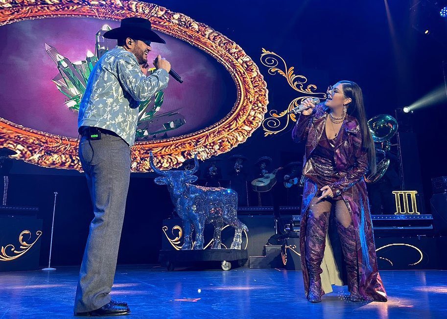 YuridiaFanVzla's tweet photo. Yuridia anoche en el @AuditorioMx #PaLuegoEsTardeTour https://t.co/NpU2NARaZ9
