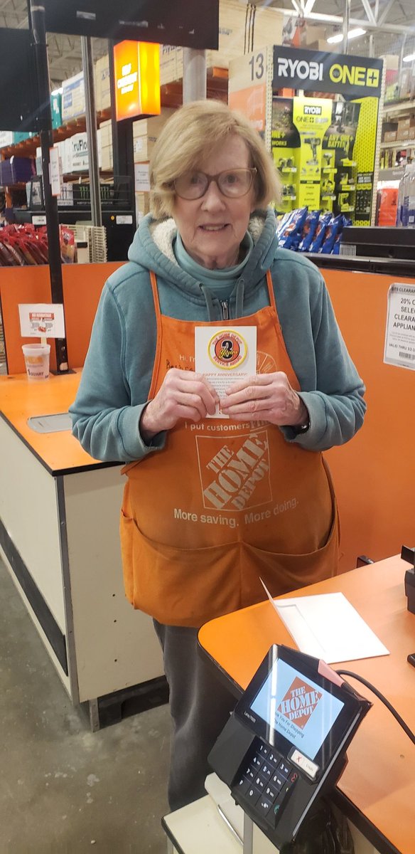 Congrats to Alex on 2 years of service and Barb with 3 years of service! We appreciate everything you do for us,  much appreciated!! @TarikWiles  <a href="/kelly_broyles/">Kelly Broyles</a> <a href="/KimGoldhardt187/">Kim Goldhardt</a> <a href="/Phill6954/">Phillip Burns HD3885</a>  <a href="/fergusonhm/">Heather Barrett</a>