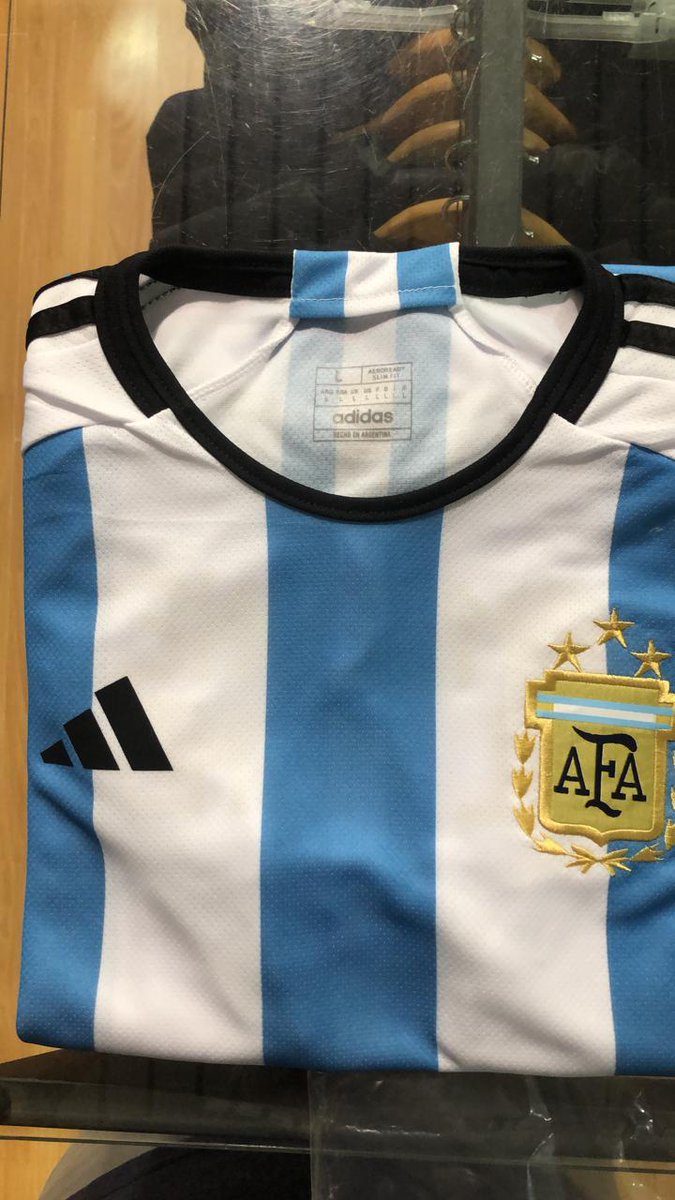 pabloa62's tweet photo. Hola chicos #estefinde Pao, aquí te envío camiseta, las vende mi amigo Adolfo en su local "3tiras" en San Pedro, Bs As 
Abrazos malvineros desde Mar del Plata 🤗💙🇦🇷 https://t.co/VbcIwvVZWT