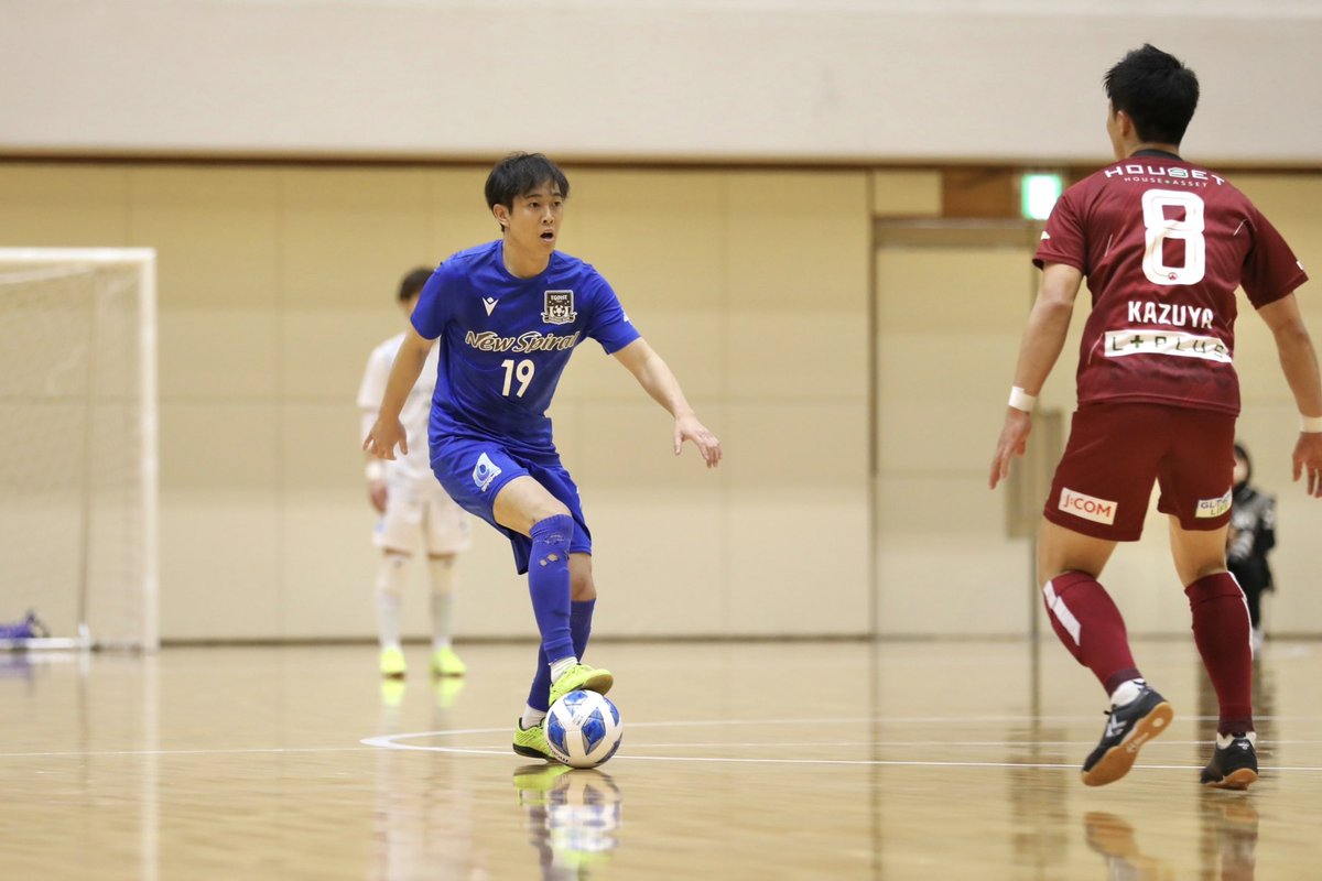 5msy2's tweet photo. 先日行われた全日本フットサル選手権の1回戦は完敗でした。

名古屋オーシャンズで共にプレーした選手や日本代表で共にプレーした選手達との試合はやっぱりめちゃくちゃ楽しかった。けどやっぱり悔しい。

なんでか悔しいと思える自分がまだいる事が嬉しかった。 https://t.co/3A61nSGP5d