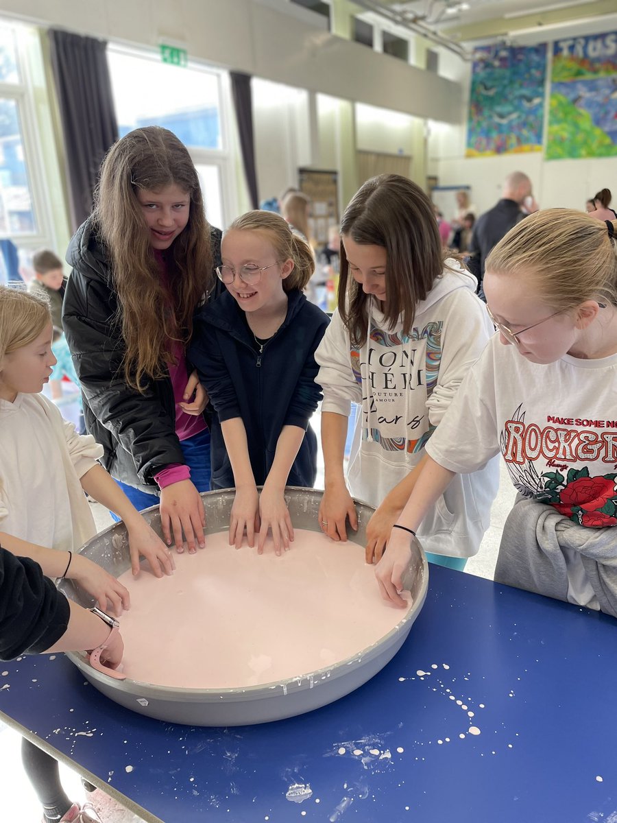 MrPowerREMAT's tweet photo. Fantastic to see so many people enjoying our scientific experiments at #MessyScienceMorning @Shoreside1234 this morning. Thank you to everyone for coming! https://t.co/F6GJ2YvONa