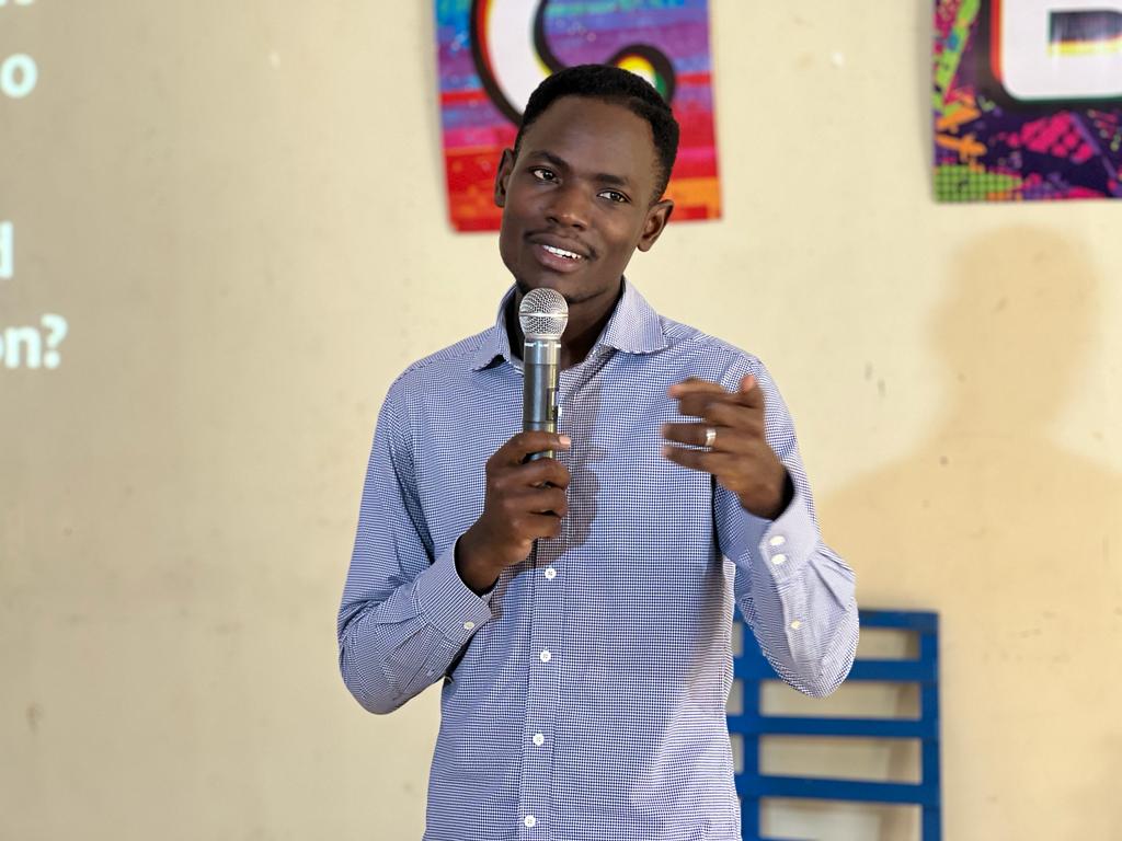 Flosteez's tweet photo. "When you give, good things will happen to you that you will not be able to explain. There are certain bondages you will break only when you give."@_SteveTheRev
Ref: Acts 20:35
#LeadersTraining
#BusinessBreakfast
#AwakeningMbale
#WHMbale
#WorshipHarvest https://t.co/W0XaKMHtPN