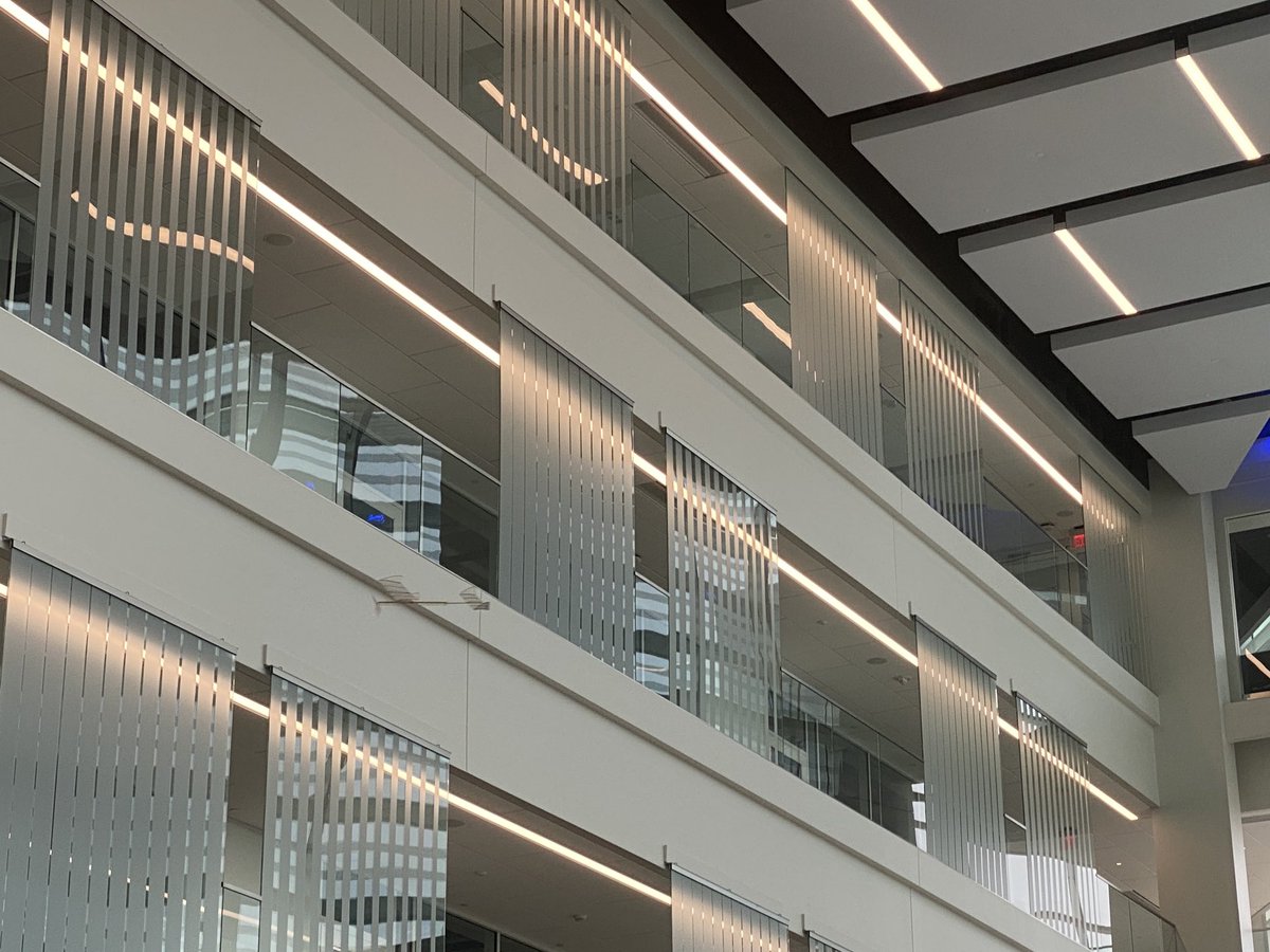 .⁦<a href="/A2_ClagueMS/">Clague Middle School</a>⁩ - The #MagicofFlight here ⁦<a href="/UMich/">University of Michigan</a>⁩ Robotics - Clague team plane on a nice long flight now ! 👏👏👏