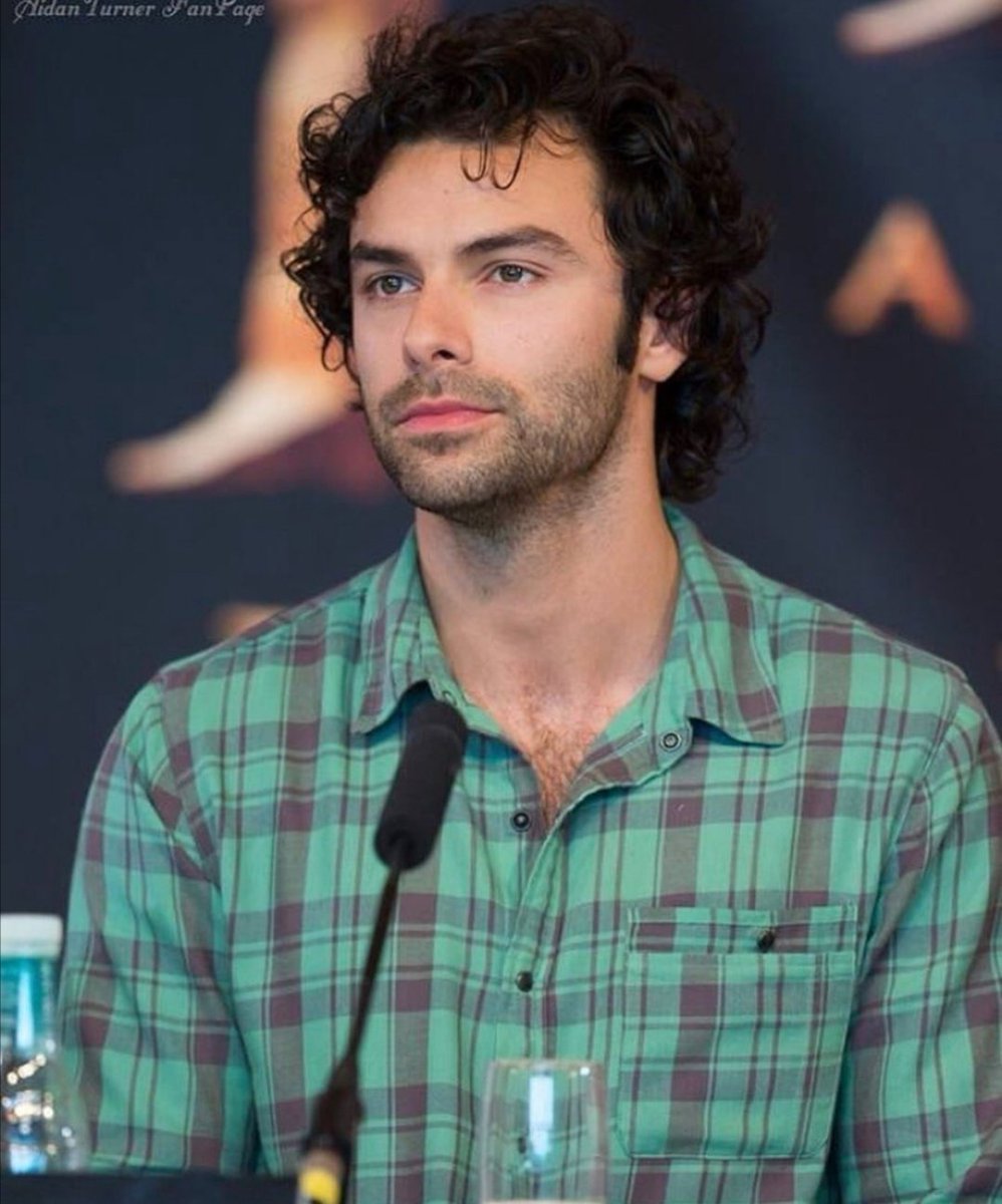 Have a wonderful weekend and #StubbleSaturday #AidanCrew #AidanTurner
Photocredit to owner.