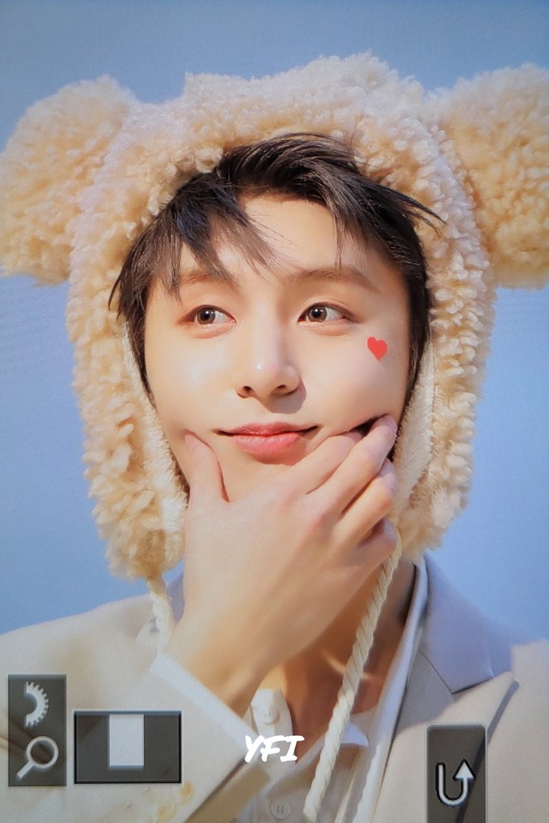 csy950731's tweet photo. 230319 팬사인회

#Y #최성윤 #ChoiSungYun
#GoldenChild #골든차일드
#바람이라면 https://t.co/fzPQtxgeQU