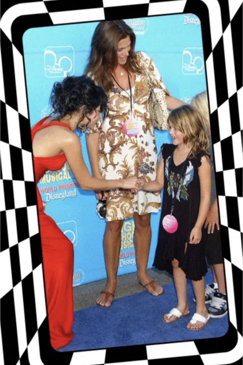 This photo of Vanessa Hudgens meeting Kaia Gerber in 2007 just broke my brain.