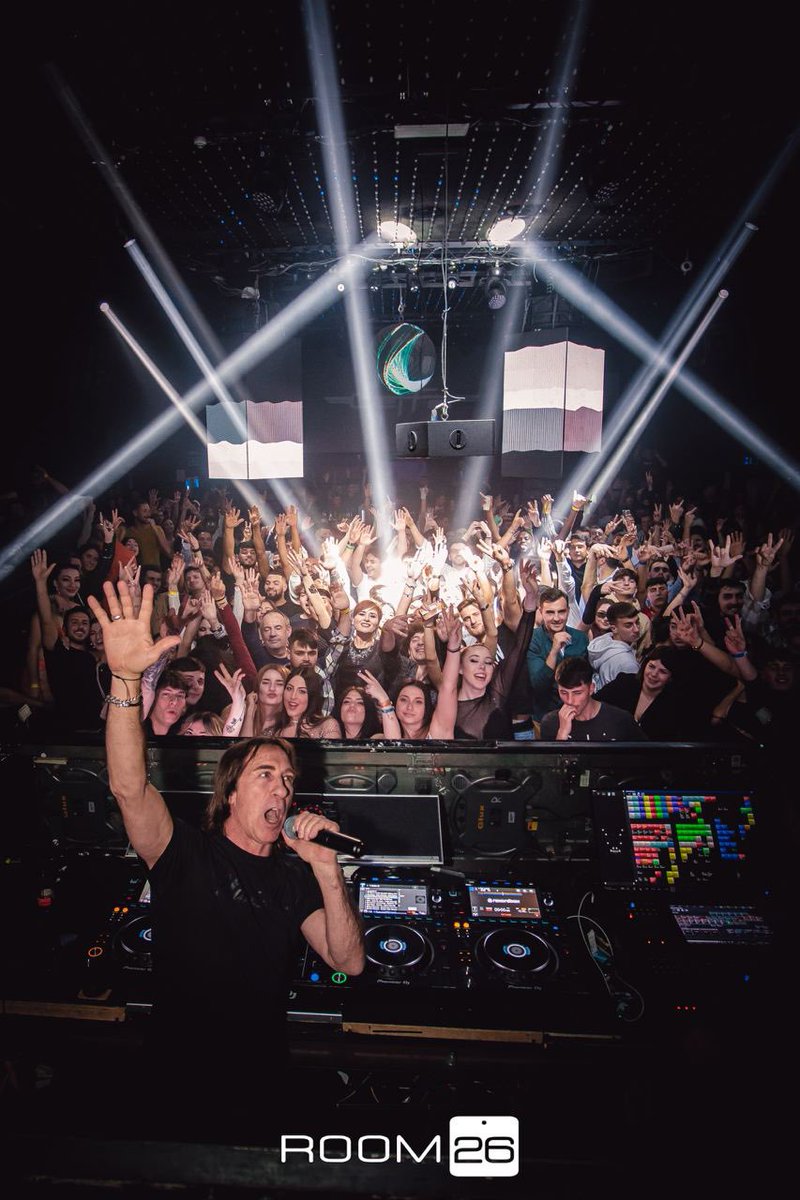 Una bellissima serata con <a href="/GetFarFargetta/">GET FAR</a> #club #dance #dancemusic #clubbers #anni90