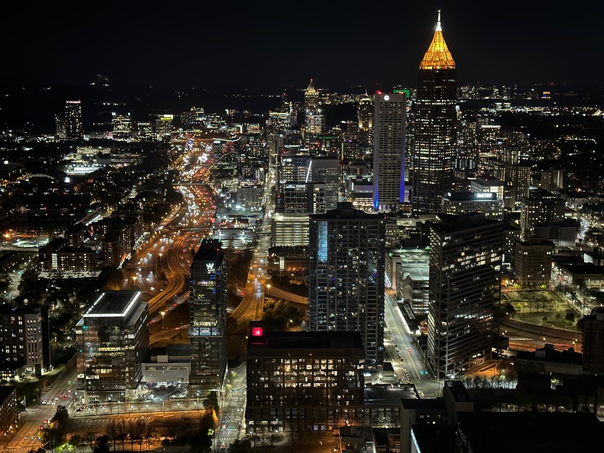tomwjohnson's tweet photo. A great time in #Atlanta for @IEEEPerCom presenting our work 'Episodes of Change: Emotion Change in Semantic Trajectories of Multimodal Sensor Data' at #EmotionAware workshop. Enjoyed the many conversations and thought provoking questions and discussions! https://t.co/d7jw33rDoO