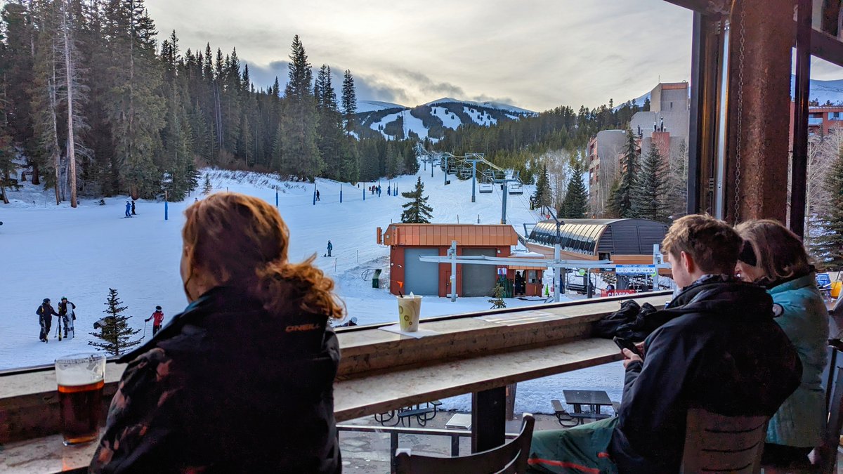 MTNTownBreck's tweet photo. Spring Break is on fire here in town! After a day of shredding, ripping, turning, and legs a’burning at Breckenridge Ski Resort head to Peak 9. From the top you can ski, ride and trek your way down to some of Breckenridge’s Best Après Ski https://t.co/Z9LJhg5Z1H https://t.co/NbLSn0in4Y