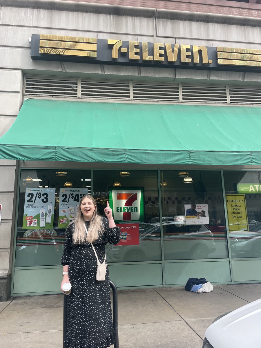 _MaddyMillar's tweet photo. Thanks APLS
I love 7-Eleven
And all my new friends 

What an amazing first trip to the US! Amazing research and people - and still to present at 17:20! Come along to hear how threat can affect the jury!

#APLS2023 #APLS2023sc @APLSsc https://t.co/GGvqh11xaT