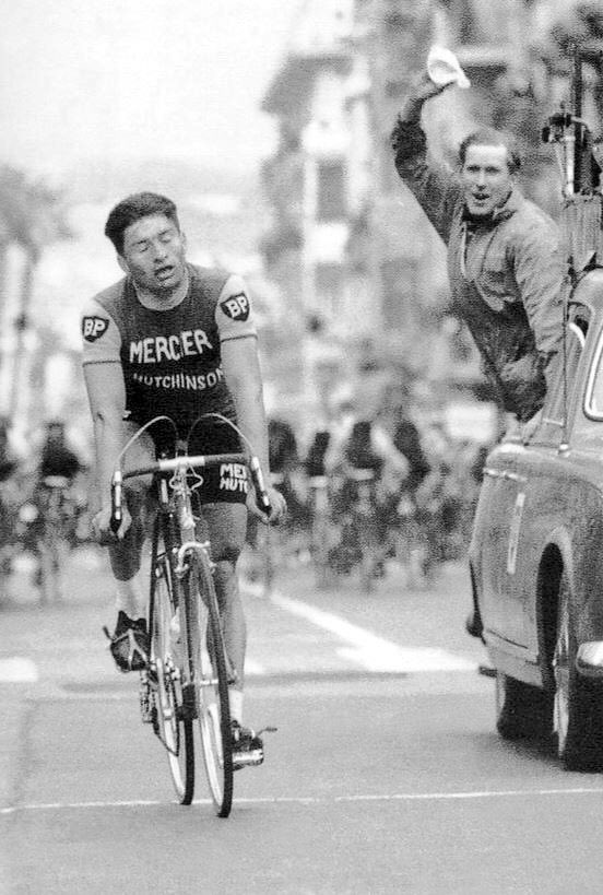 davidguenel's tweet photo. Milan - San Remo.

1961 : Raymond Poulidor
2023 : Mathieu Van der Poel https://t.co/ZWY9HR5vZ9