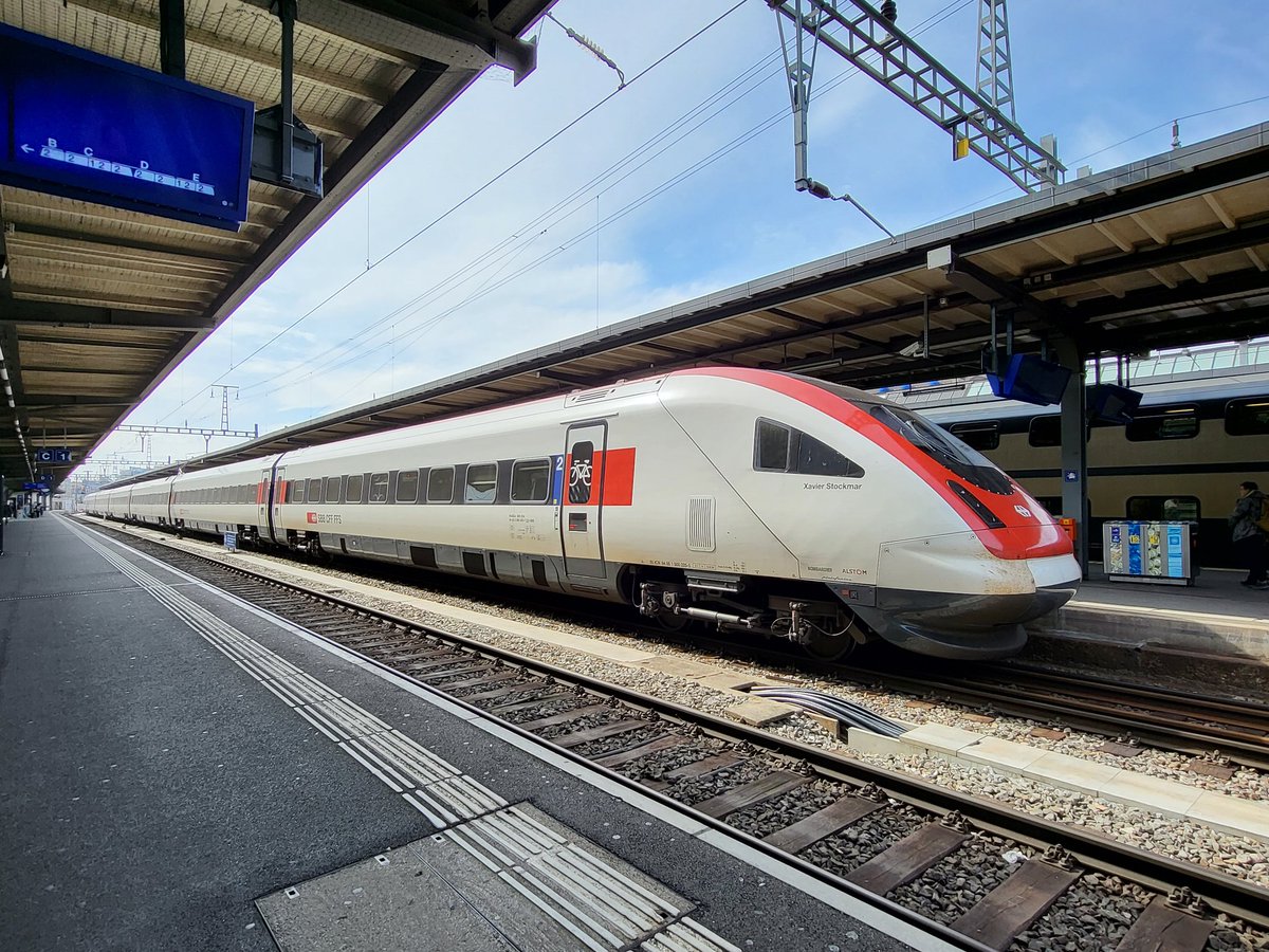 RABDe 500 [025-7 Xavier Stockmar] dit InterCity Neigezug (ICN) sur l'IC5 à destination de Genève-Aéroport