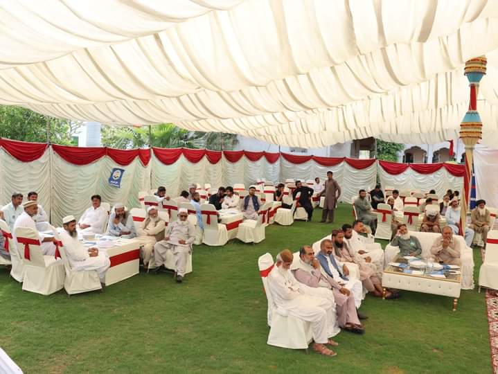 JispOfficial's tweet photo. #جماعت اسلامی راجن پور کے زیر اہتمام فی سبیل اللہ فنڈ کانفرنس کے شرکاء سے راؤمحمد ظفر امیر جماعت اسلامی جنوبی پنجاب خطاب کر رہے ہیں۔
اس موقع ڈاکٹر محمد عرفان اللّہ ملک امیر ضلع راجن پور  و دیگر ذمہ داران موجود تھے۔
#JamaateIslami https://t.co/5YrfEzkDka