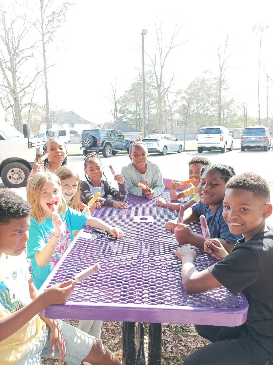 Mrs. Ermis tweet media