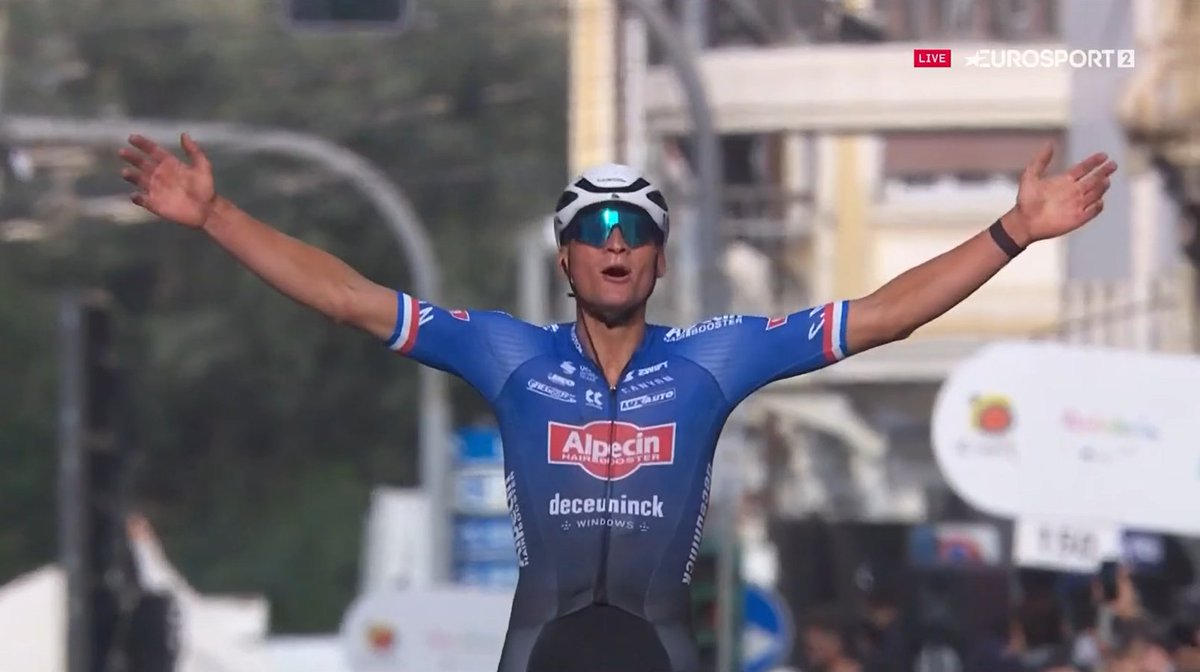 cyclocross24's tweet photo. 🇳🇱 Mathieu van der Poel wins 🇮🇹 Milano-Sanremo!!! 💪🔥 #MilanoSanremo https://t.co/qvNzfIYvcO