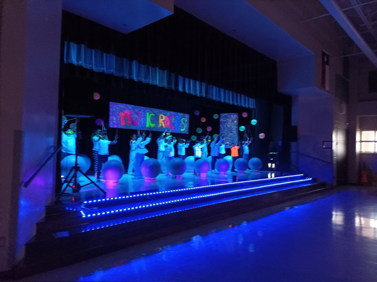 Mrs. Ermis tweet media