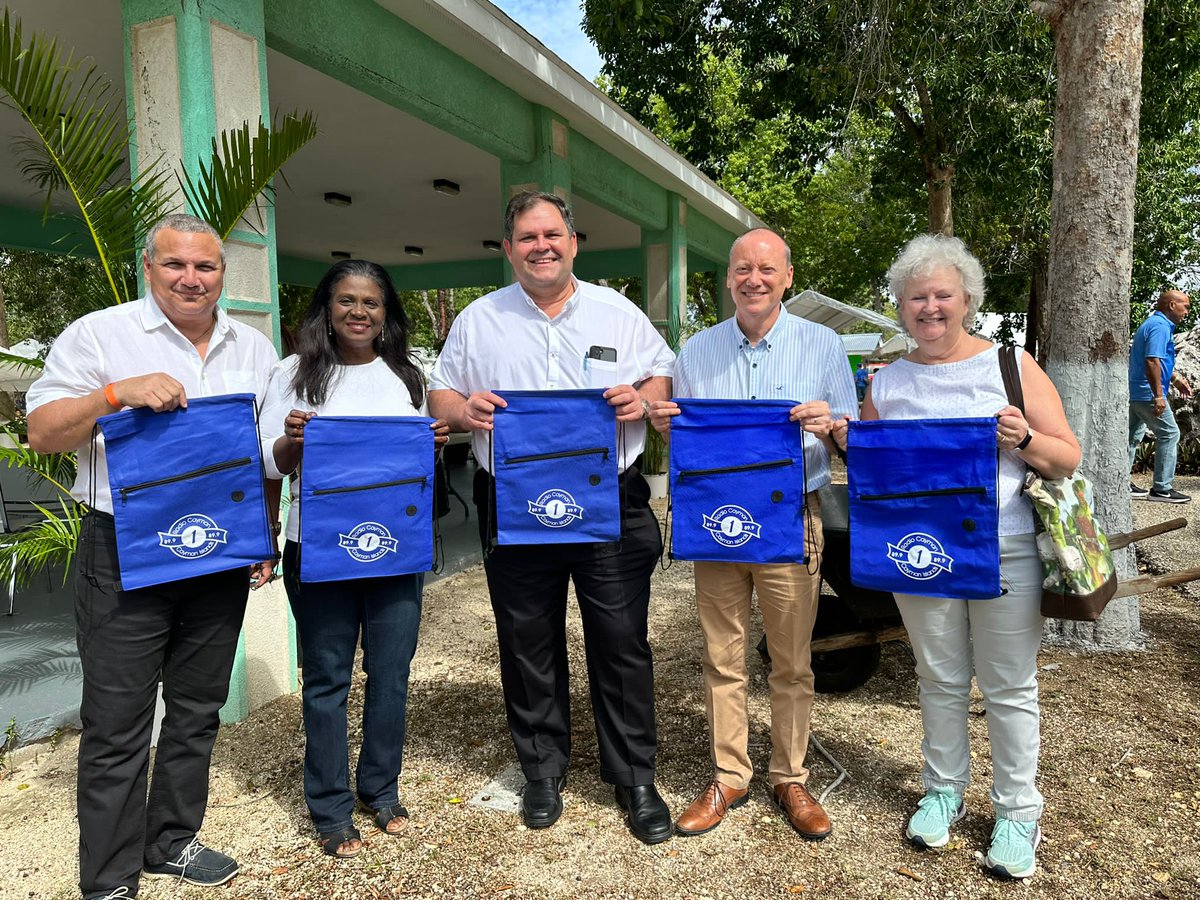 Radio Cayman tweet media