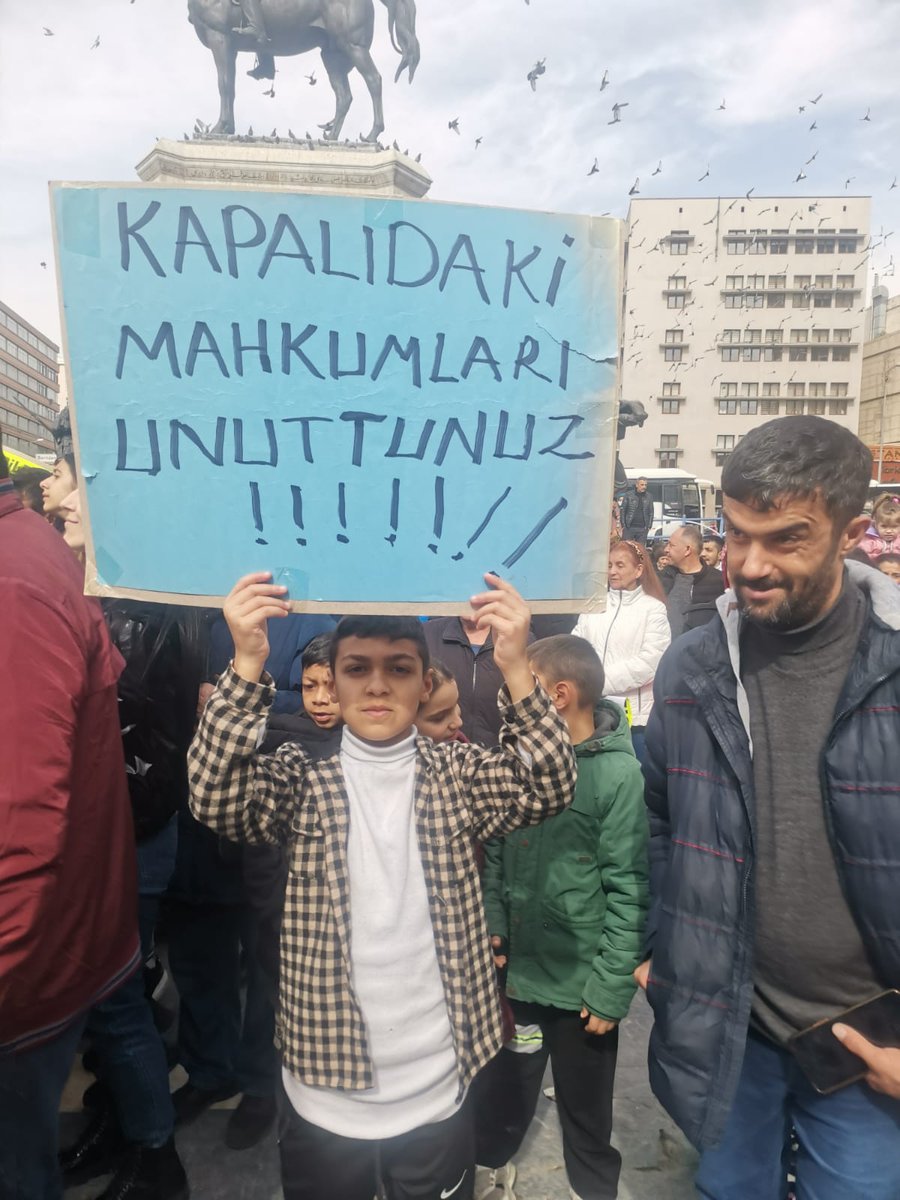 🗣Adil yargılanmayanlara
    Ayrımsız AF

👎İKTİDARI MUHALEFET👎
💪👍MUHALEFETİ İKTİDAR YAPAR
👪 adli mahkuma ayrımsız kapsamlı af insani vicdanidir
Siyasi olarak bakılmamalı
Adil yargılama ihlalleri %77
Yargı tahrip olmuşken Af elzemdir
AFtorbada ReisBalkonda