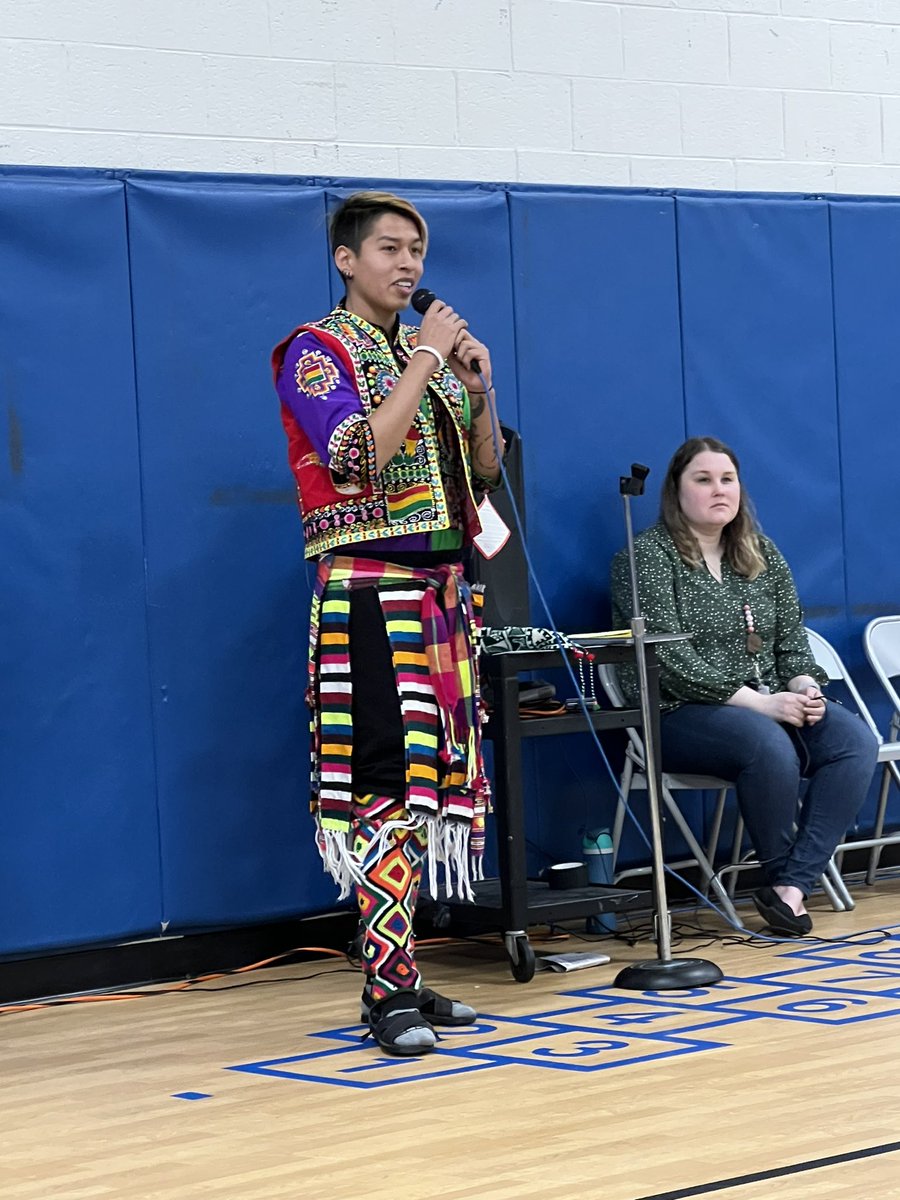 Barrett teacher Ms Vega, a former #KWBPride student, was a fabulous host for our United Nations family assembly! We also enjoyed Bolivian Tinku dance performance by another Barrett alum! #APSisAwesome <a href="/APSVirginia/">Arlington Public Schools</a> @cdiaztorres240 #school #community
