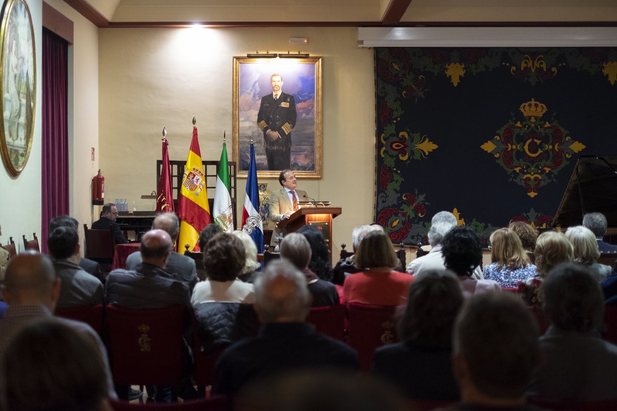 RCLabradores's tweet photo. 📸 Imágenes del recital de 🎹 piano que ofreció el director de orquesta y compositor, @PedroHalffter, el pasado jueves. 

Un acto que completó el aforo del Salón Real 👏 y en el que se interpretaron obras de Wagner y Liszt #cultura 🔴🔵 #ViveRCL https://t.co/5GnJmwlslH