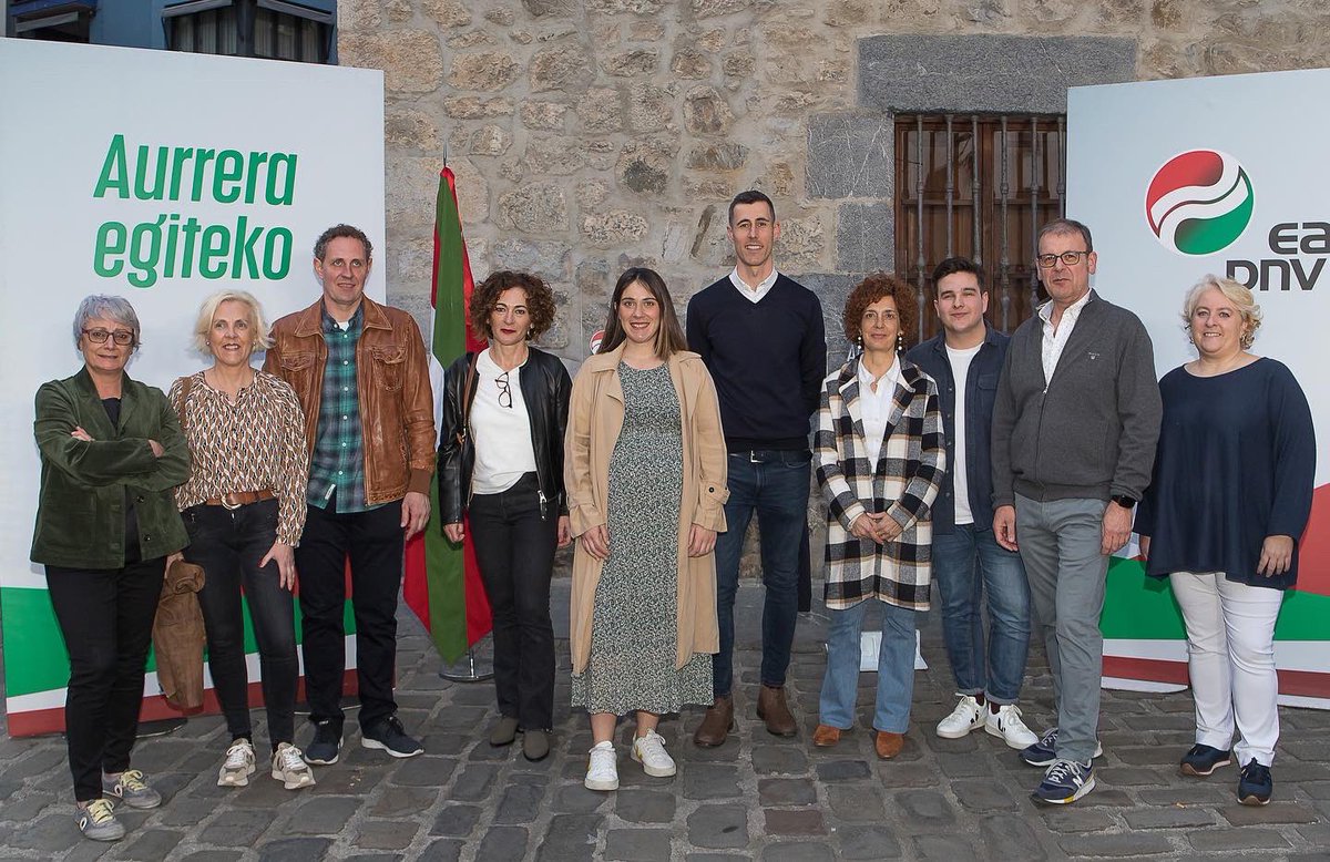 GURE TALDIA 💪🏻

Oso eskertuta nao, nerekin batera proiektu honetan parte hartziari baietza eman diozuelako 😊

🙌🏻 Zuen #prestutasun eta #eskuzabaltasuna erakusten du proiektu honekiko eta Elgoibarko herrixakin

#AurreraEgiteko #ZurekinElgoibar #eaj #eajpnv